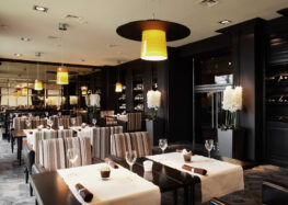 Restaurant lounge